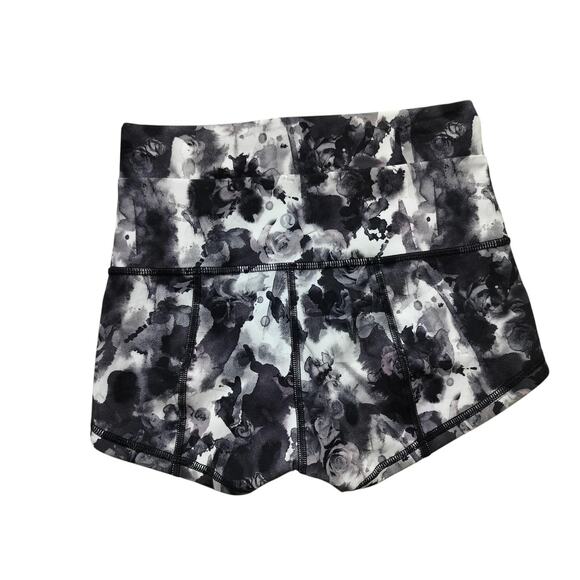 Lululemon Wunder Under Short 2" Size 6 Black & White Foral - Picture 6 of 11